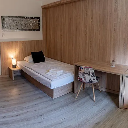 酒店 Garni Považská Bystrica