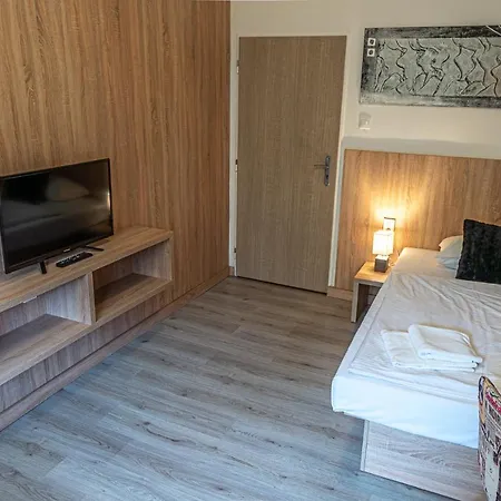Hotel Garni *